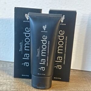 Younique Touch A La Mode Cream Luminizer highlighter moisturizer bundle